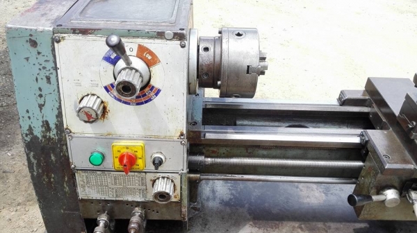 ** SOLD ** กลึงใต้หวัน DARSIN TAIWAN 3 ฟุต 2 เพลาเกียร์บล็อค 300*600 ร้านมอไซด์/งานเล็กๆหลังบ้านเชิญ!!