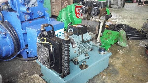 ชุดปั้มน้ำมันไฮดรอลิค NACHI-FUJIKOSHI JAPAN ขนาด 1 HP 3 เฟส 200V พร้อมวาล์วคอนโทรลไฟฟ้าสดนอกลงตู้!!