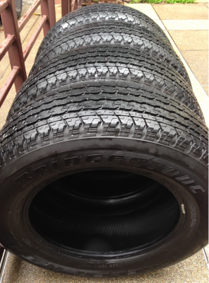 ยาง Bridgestone 245 65 17 ปี15 ดอกเยอะ ราคาไม่แพง