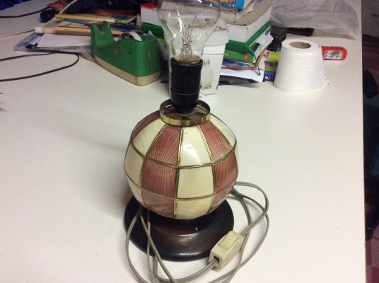 ขายโคมไฟทำด้วยหอยเชลล์แท้งานแฮนด์เมค ใช้งานได้ราคา 3,500 บาทขายโคมไฟทำด้วยหอยเชลล์แท้งานแฮนด์เมค ใช้งานได้ราคา 3,500 บาท