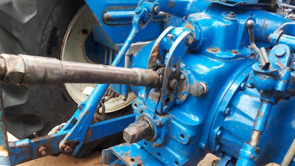 ขายตามสภาพ ฟอร์ด 6610 มีผาลดันหน้า ผาล3 เอกสารใบอินวอย ราคาต่อรองได้