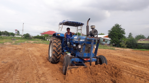 ขายตามสภาพ ฟอร์ด 6610 มีผาลดันหน้า ผาล3 เอกสารใบอินวอย ราคาต่อรองได้