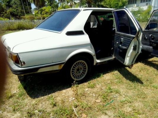 ขาย BMW 525 E21