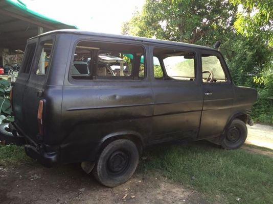 รถตู้เมกัน FORD ถูกๆครับ รถตู้เมกัน FORD ถูกๆครับ