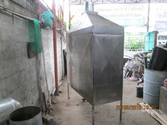 แสตนเลสแท้หนาครับ  มีเตาในตัว  พร้อมฮู้ดดูดควัน   ครับ