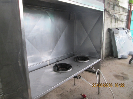 แสตนเลสแท้หนาครับ  มีเตาในตัว  พร้อมฮู้ดดูดควัน   ครับ