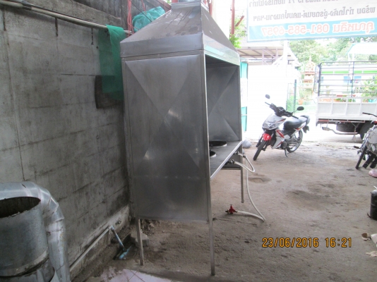 แสตนเลสแท้หนาครับ  มีเตาในตัว  พร้อมฮู้ดดูดควัน   ครับ