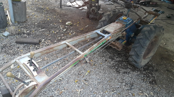 รถไถนาเดินตาม