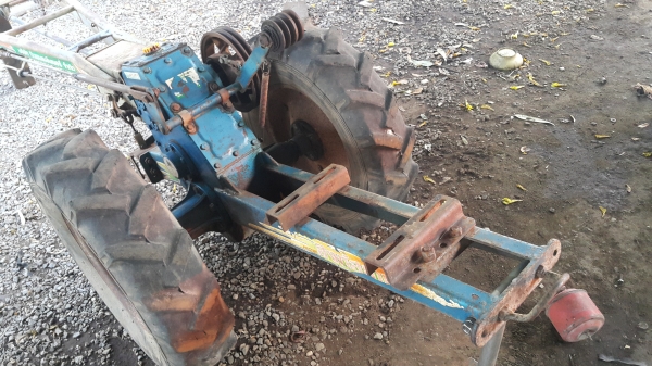 รถไถนาเดินตาม