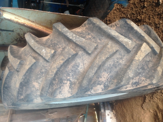 ขายรถไถฟอร์ด Ford 6610 เสื้อลายปั้มเหลี่ยม เกียร์ ชุดท้ายD 6600 เฉพาะตัวรถ จ่ายก่อน 210,000 รับรถไปใช้ก่อนได้เลยครับ