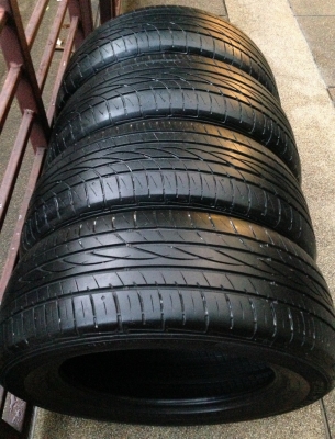 ยาง FALKEN 235 60 17 ปลายปี14 ดอกสวย พร้อมใช้งาน ราคาไม่แพง