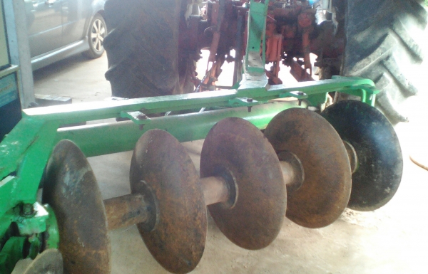 รถไถไหญ่