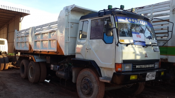 ขายด่วนไอ้หลงเบรคใหญ่สองเพลาดั้มสภาพพร้อใช้ ราคาเบาๆ จัดแนนท์ได้ประมาณ500000-600000โทร0856842587