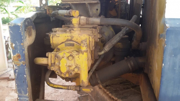 ขายรถแบคโฮ KOMATSU PC60-5 เอกสารอินวอย ราคา 320000