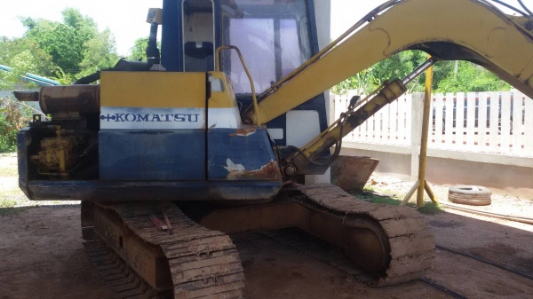 ขายรถแบคโฮ KOMATSU PC60-5 เอกสารอินวอย ราคา 320000