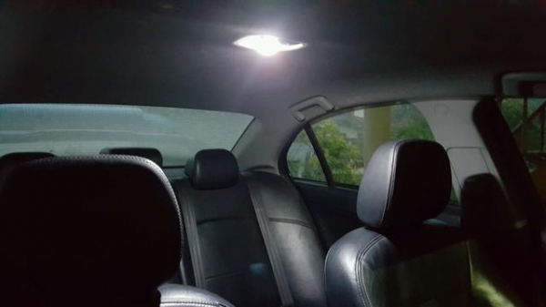 หลอดไฟเพดานแบบ LED ครับ พร้อมส่ง EMS คู่ละ 350 หลอดไฟเพดานแบบ LED ครับ พร้อมส่ง EMS คู่ละ 350