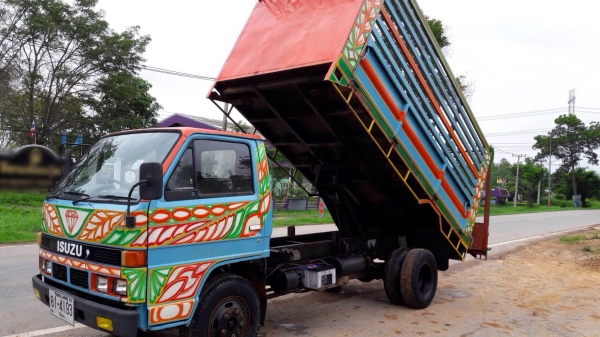 ขายรถบรรทุกหกล้อดัมพ์ ISUZU เครื่อง 100 แรง ปี 26 พร้อมใช้งาน ทะเบียนพร้อมโอน