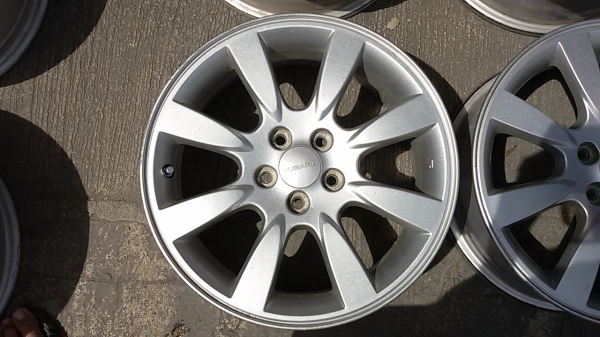 แม็กเดิม Subaru Forester Made In Japan ขอบ 16-5-100 กว้าง 6.5 นิ้ว et48 สภาพสวยพร้อมใส่ ไม่คดไม่ดุ้ง ไม่มีซ่อม ใส่ 5 รู100 ได้ทุกรุ่น Corona Celica Altis Prius Volk บางรุ่น etc. ราคา 4 วง 5,500 บาท