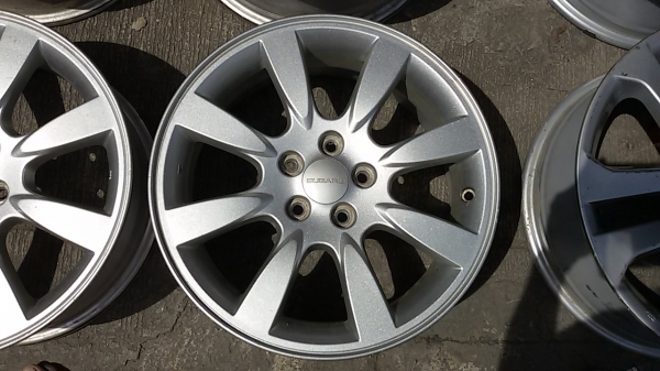 แม็กเดิม Subaru Forester Made In Japan ขอบ 16-5-100 กว้าง 6.5 นิ้ว et48 สภาพสวยพร้อมใส่ ไม่คดไม่ดุ้ง ไม่มีซ่อม ใส่ 5 รู100 ได้ทุกรุ่น Corona Celica Altis Prius Volk บางรุ่น etc. ราคา 4 วง 5,500 บาท