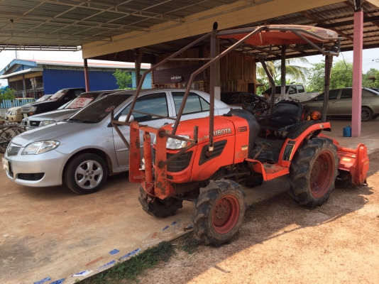 Kubota B2420 เฉพาะชุดผานดันดินพร้อมคานร่างครบชุดครับ