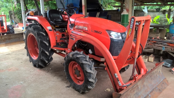 ขายรถไถ 36 แรงม้า พร้อมใบดันหน้า