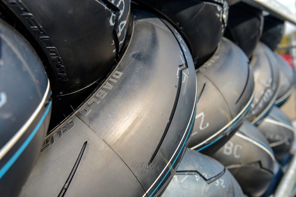 Pirelli Supercorsa SP สายฟ้า ราคาเร้าใจ Pirelli Supercorsa SP สายฟ้า ราคาเร้าใจ