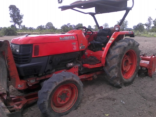 ขายรถไถ L4508 รถใหม่ใช้มือเดียวเล่มทะเบียนพร้อมอุปกรณ์3อย่าง