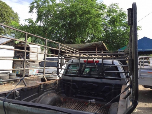 หลังคาเหล็ก คอกเหล็ก