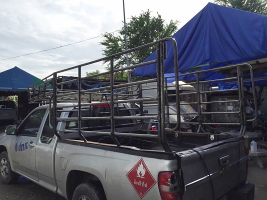 หลังคาเหล็ก คอกเหล็ก