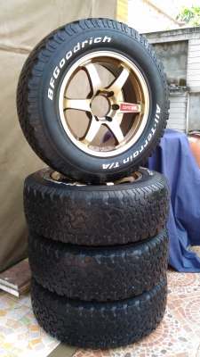 ขายล้อ te37 พร้อมยาง bf 265/65/18 สวยๆครับ
