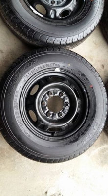 ขายล้อเหล็กป้ายแดง nissan nv350 15" 6รู139.7 ยาง ปี15 สนใจติดต่อ ตาเล็ก ล้อและยางครับ 081-3747940