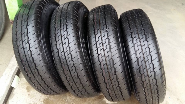 ขายล้อเหล็กป้ายแดง nissan nv350 15" 6รู139.7 ยาง ปี15 สนใจติดต่อ ตาเล็ก ล้อและยางครับ 081-3747940