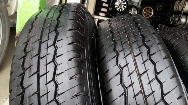 ขายล้อเหล็กป้ายแดง nissan nv350 15" 6รู139.7 ยาง ปี15 สนใจติดต่อ ตาเล็ก ล้อและยางครับ 081-3747940