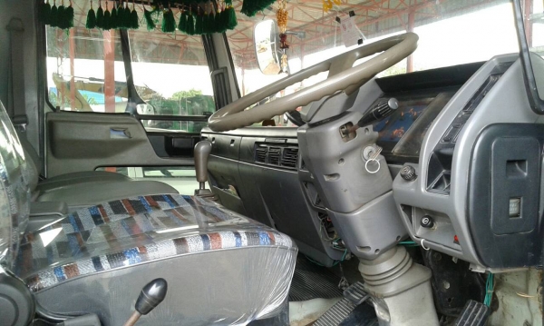 ขายรถบรรทุก 6 ล้อดัมพ์ HINO FF 195 แรงม้ารถห้างแท้ ราคา 650000