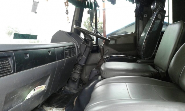 ขายรถบรรทุก 6 ล้อดัมพ์ HINO FF 195 แรงม้ารถห้างแท้ ราคา 650000