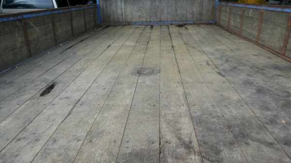 รถอีซูซู 6 ล้อ ( ไม่ดั้ม )  NPR 130 แรงม้า. ปี 47. , ( รถวิ่ง 37,xxx กม. )    สนใจติดต่อ  081 - 6079515