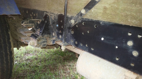 รถอีซูซู 6 ล้อ ( ไม่ดั้ม )  NPR 130 แรงม้า. ปี 47. , ( รถวิ่ง 37,xxx กม. )    สนใจติดต่อ  081 - 6079515