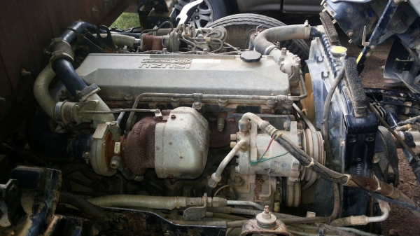 รถอีซูซู 6 ล้อ ( ไม่ดั้ม )  NPR 130 แรงม้า. ปี 47. , ( รถวิ่ง 37,xxx กม. )    สนใจติดต่อ  081 - 6079515