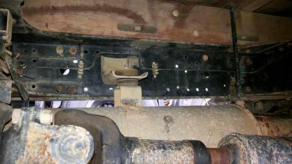 รถอีซูซู 6 ล้อ ( ไม่ดั้ม )  NPR 130 แรงม้า. ปี 47. , ( รถวิ่ง 37,xxx กม. )    สนใจติดต่อ  081 - 6079515