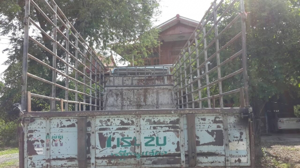 รอ๊คกี้ 175 แรง   ยาว 6 เมตร แอร์  เพาเวอร์ รถพร้อมใช้  ราคา  450,000  บาท