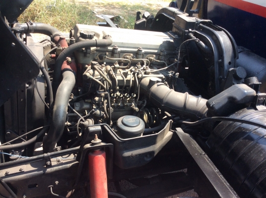 HINO 6ล้อ รถนำ้มัน 9000 ลิตร เครื่อง140เเรง รถสวย เครื่องดี ยางเรเดียน ครัทซีสวย ขับดีมาก ขาย680,000 บาท ศุภากร 081-1903107 , 081-4252943