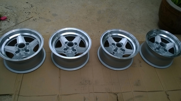 ล้อ BRS 13กว้าง6.5 4/114 ออฟ -20 ราคา7500 โทร.096-2085202 ครับ ล้อ BRS 13กว้าง6.5 4/114 ออฟ -20 ราคา7500 โทร.096-2085202 ครับ