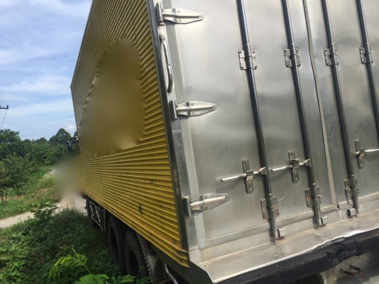 รถอีซูซุ 10  ล้อ ตู้เย็น FVM  230 แรงม้า. ปี 50.    สนใจติดต่อ   081 - 6079515