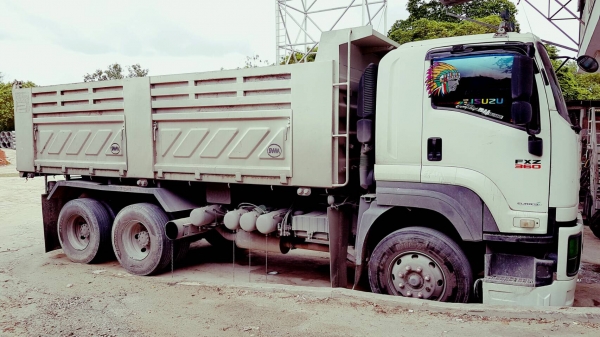 รถอีซูซุ 10 ล้อดั้ม FXZ  360 แรงม้า. ปี 52. , ( ขาย แม่ , ลูก. )     สนใจติดต่อ  081 - 6079515