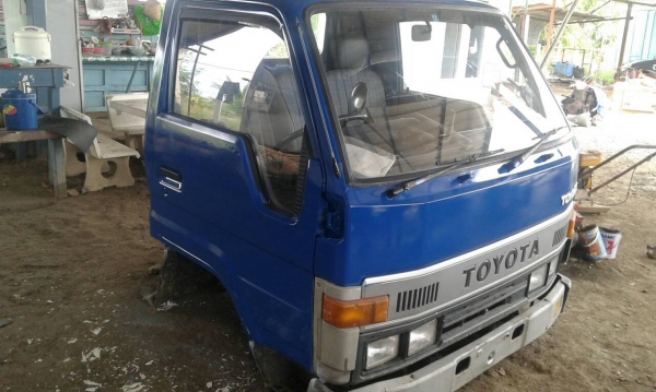 ขายหัวเก๋งรถบรรทุก  6 ล้อเล็ก ยี่หอ้ TOYOTA DYNA 200-300 ราคา 55,000 บาท