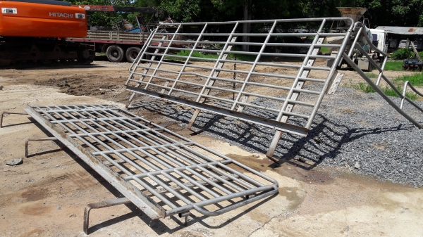 โครงเหล็กใส่รถบรรทุก 6 ล้อกลาง ยาว 4 เมตร สภาพพร้อมใช้ เหล็กแข็งแรง โครงเหล็กใส่รถบรรทุก 6 ล้อกลาง ยาว 4 เมตร สภาพพร้อมใช้ เหล็กแข็งแรง