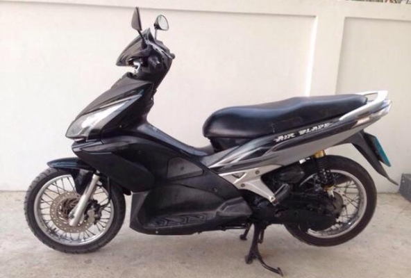 Honda Air Blade 110 สีดำ สวย เครื่องดี เดิมๆ Honda Air Blade 110 สีดำ สวย เครื่องดี เดิมๆ