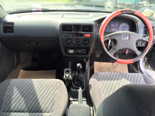 ขาย HONDA CITY โฉม TYPE Z เครื่อง 1.5 เกียร์ ธรรมดา ปี 2001 - 2544 กระจกไฟฟ้า รถไม่เคยติดแก็ส ช่วงล่างแน่ ขับดีมาก เครื่องดี สตาร์ทติดง่าย ภายในสะอาดมาก เบาะไม่ขาด ภายในใหม่มาก แอร์เย็นมาก รถสภาพเดิมๆ บางๆ พร้อมใช้งานครับ พร้อมแม็กขอบ 15 นิ้ว ขาย HONDA CI