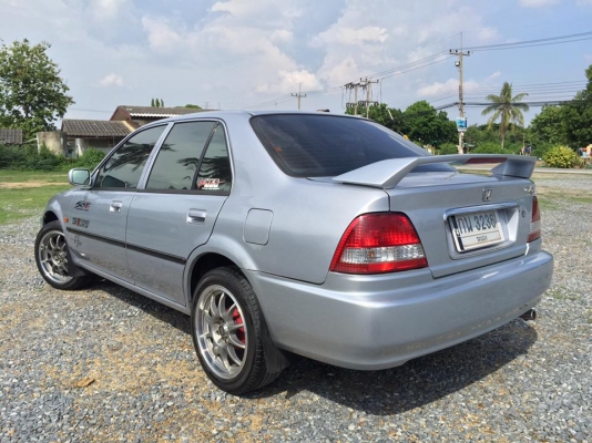 ขาย HONDA CITY โฉม TYPE Z เครื่อง 1.5 เกียร์ ธรรมดา ปี 2001 - 2544 กระจกไฟฟ้า รถไม่เคยติดแก็ส ช่วงล่างแน่ ขับดีมาก เครื่องดี สตาร์ทติดง่าย ภายในสะอาดมาก เบาะไม่ขาด ภายในใหม่มาก แอร์เย็นมาก รถสภาพเดิมๆ บางๆ พร้อมใช้งานครับ พร้อมแม็กขอบ 15 นิ้ว ขาย HONDA CI