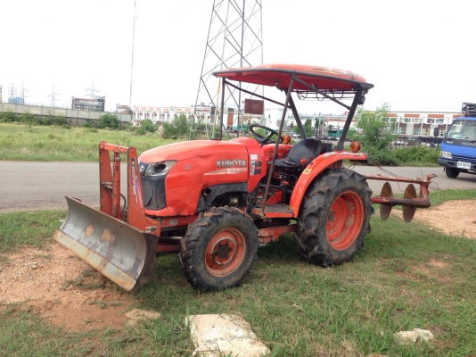 ขาย L3608 ปี 53  มีใบดัน ผาน 6 เครื่อง เกียร์ ปั้ม ปกติ ยางพอใช้ มีเยิ้มบ้าง ตามอายุ ราคา 208,000 คอม 10,000 เล่มพร้อม 091-0206555